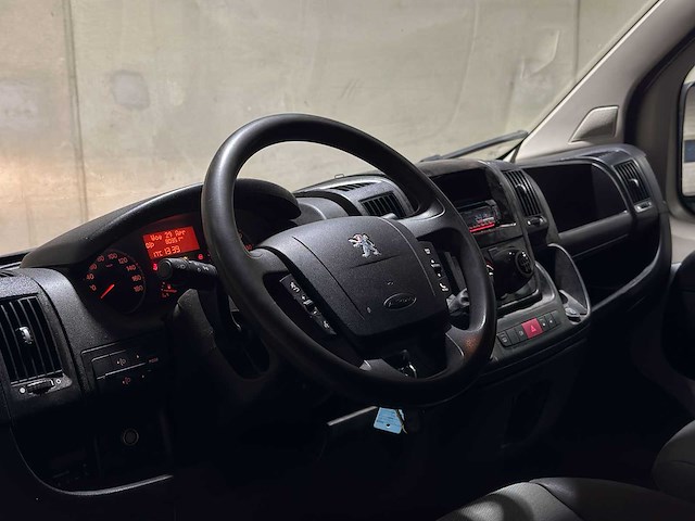 Peugeot boxer 330 2.2 hdi 6-persoons dubbele cabine 110pk 2013 (origineel-nl), vd-010-r - afbeelding 5 van  21