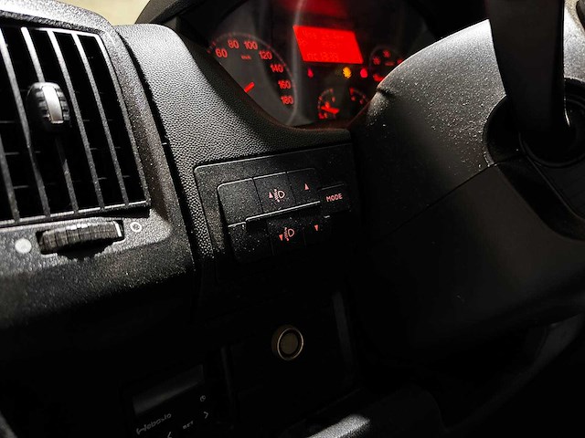 Peugeot boxer 330 2.2 hdi 6-persoons dubbele cabine 110pk 2013 (origineel-nl), vd-010-r - afbeelding 8 van  21