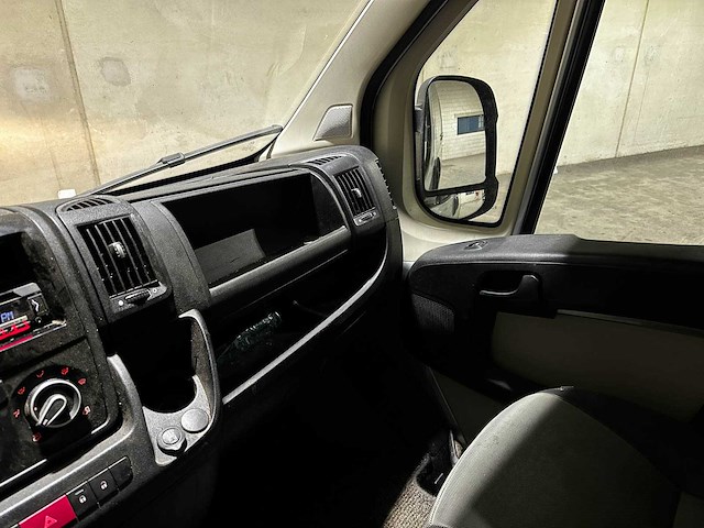 Peugeot boxer 330 2.2 hdi 6-persoons dubbele cabine 110pk 2013 (origineel-nl), vd-010-r - afbeelding 15 van  21
