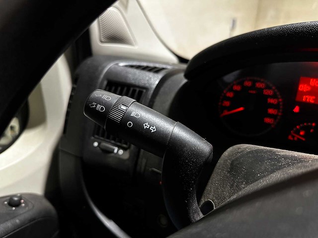 Peugeot boxer 330 2.2 hdi 6-persoons dubbele cabine 110pk 2013 (origineel-nl), vd-010-r - afbeelding 8 van  30