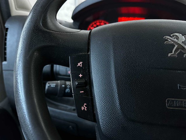 Peugeot boxer 335 2.2 hdi l3h2 xr 150pk 2016 7-persoons bedrijfswagen, v-584-gt - afbeelding 17 van  34