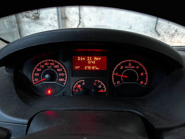 Peugeot boxer 335 2.2 hdi l3h2 xr 150pk 2016 7-persoons bedrijfswagen, v-584-gt - afbeelding 19 van  34