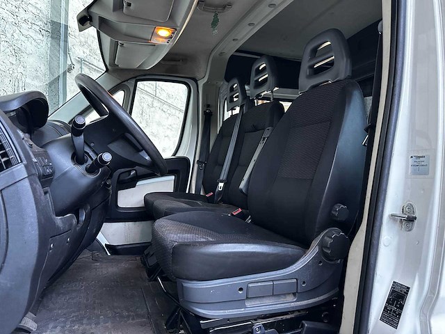 Peugeot boxer 335 2.2 hdi l3h2 xr 150pk 2016 7-persoons bedrijfswagen, v-584-gt - afbeelding 17 van  33
