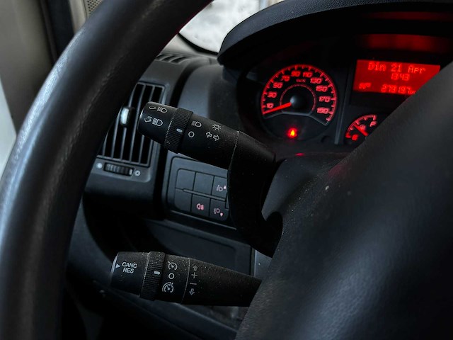 Peugeot boxer 335 2.2 hdi l3h2 xr 150pk 2016 7-persoons bedrijfswagen, v-584-gt - afbeelding 9 van  34