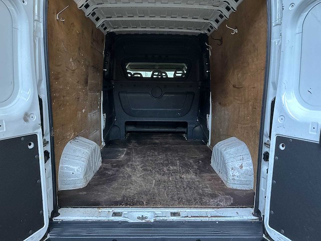 Peugeot boxer 335 2.2 hdi l3h2 xr dc 6-persoons 150pk 2016 bedrijfswagen, v-165-gx - afbeelding 9 van  32