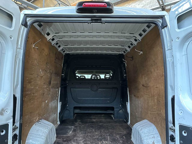 Peugeot boxer 335 2.2 hdi l3h2 xr dc 6-persoons 150pk 2016 bedrijfswagen, v-165-gx - afbeelding 27 van  32