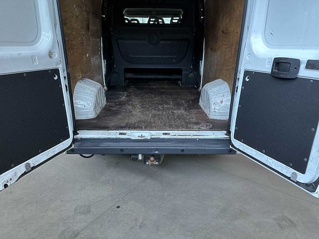 Peugeot boxer 335 2.2 hdi l3h2 xr dc 6-persoons 150pk 2016 bedrijfswagen, v-165-gx - afbeelding 18 van  32