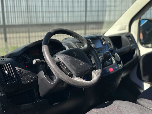Peugeot boxer 435 3.0 hdi l3 xr 177pk 2015 (origineel-nl + 1e eigenaar), vp-041-x bedrijfswagen + aanhanger - afbeelding 1 van  35