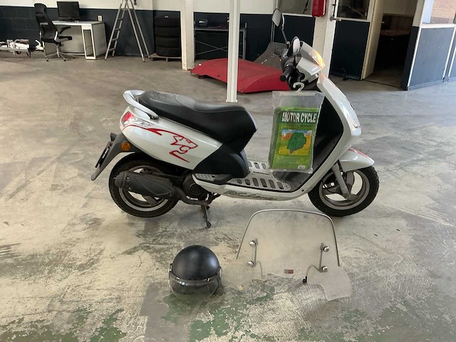 Peugeot bromscooter viva city basic scooter - afbeelding 5 van  9
