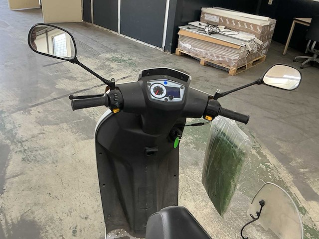 Peugeot bromscooter viva city basic scooter - afbeelding 7 van  9