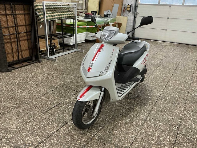 Peugeot bromscooter viva city basic scooter - afbeelding 1 van  11
