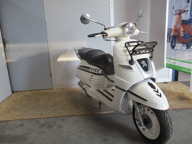 Peugeot django - bromscooter - scooter - afbeelding 6 van  9
