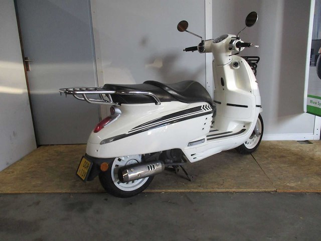 Peugeot django - bromscooter - scooter - afbeelding 7 van  9