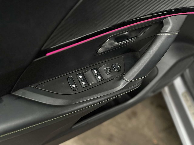 Peugeot e-2008 ev gt 50 kwh 136pk 2020, k-173-hp - afbeelding 22 van  50