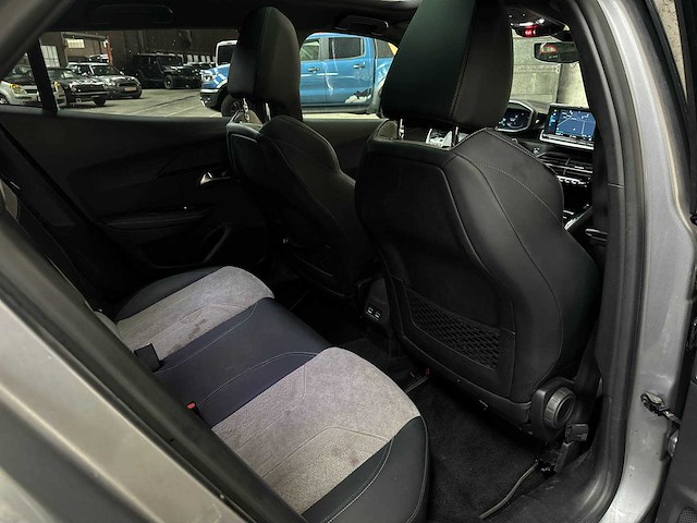 Peugeot e-2008 ev gt 50 kwh 136pk 2020, k-173-hp - afbeelding 28 van  50