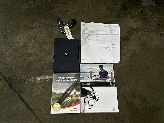 Peugeot e-2008 ev gt 50 kwh 136pk 2020, k-173-hp - afbeelding 41 van  50