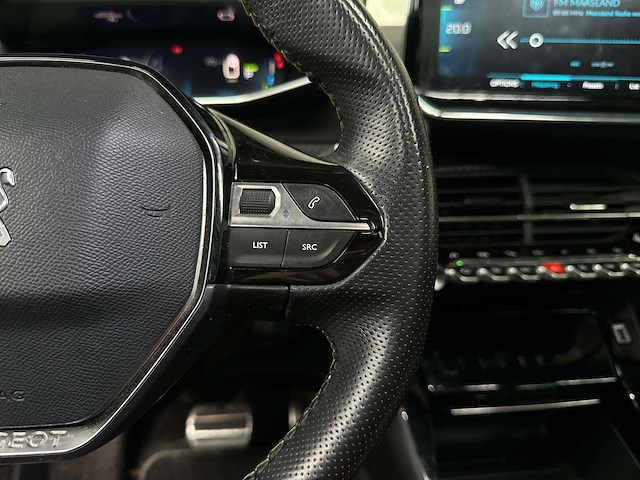 Peugeot e-2008 ev gt 50 kwh 136pk 2020, k-173-hp - afbeelding 13 van  32