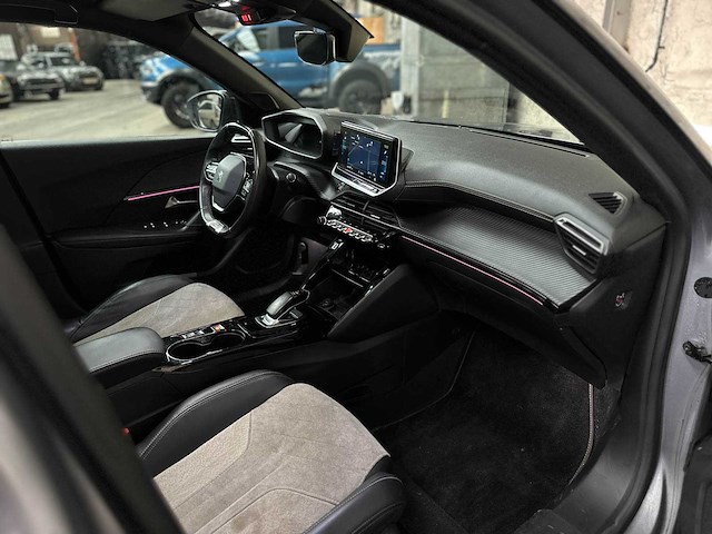 Peugeot e-2008 ev gt 50 kwh 136pk 2020, k-173-hp - afbeelding 20 van  38
