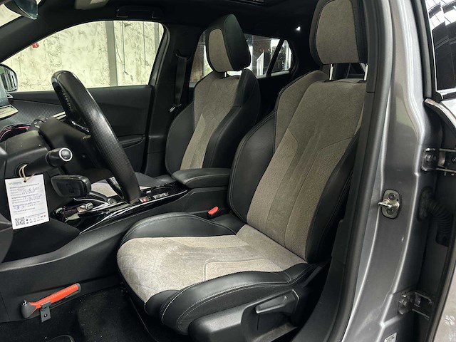 Peugeot e-2008 ev gt 50 kwh 136pk 2020, k-173-hp - afbeelding 25 van  38