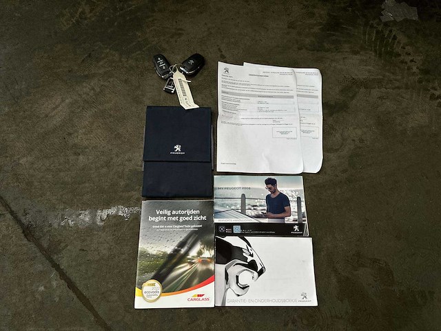 Peugeot e-2008 ev gt 50 kwh 136pk 2020, k-173-hp - afbeelding 30 van  38