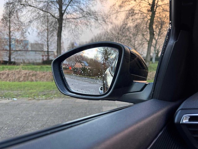 Peugeot e-2008 ev gt 50 kwh automaat, k-807-gk - afbeelding 8 van  22