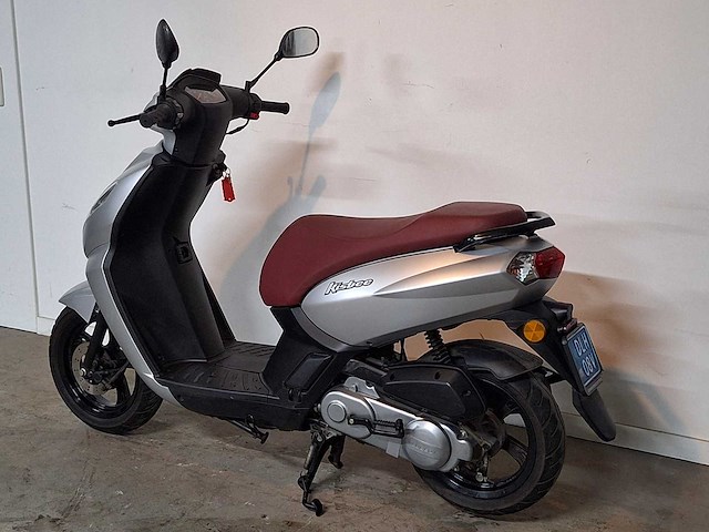 Peugeot kisbee 25 km snorscooter 4takt - afbeelding 3 van  7