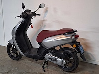 Peugeot kisbee 25 km snorscooter 4takt - afbeelding 3 van  7