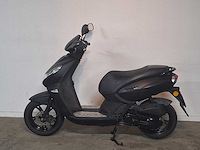 Peugeot kisbee 25 km snorscooter 4takt - afbeelding 1 van  7