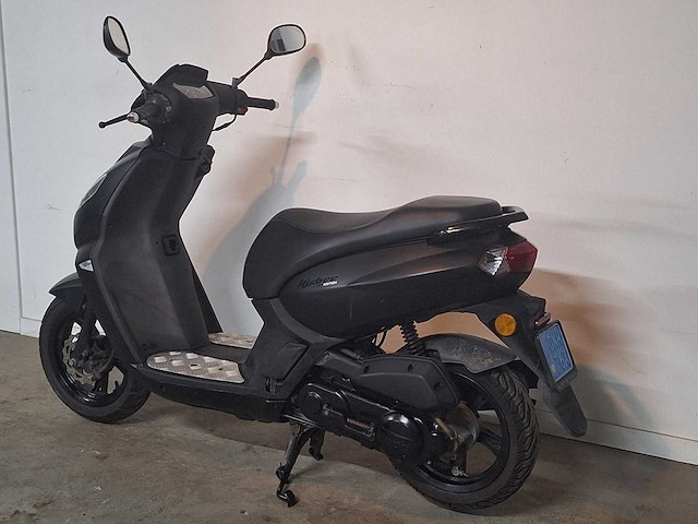 Peugeot kisbee 25 km snorscooter 4takt - afbeelding 3 van  7