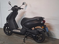 Peugeot kisbee 25 km snorscooter 4takt - afbeelding 3 van  7