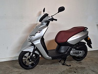 Peugeot kisbee 25 km snorscooter 4takt - afbeelding 2 van  2