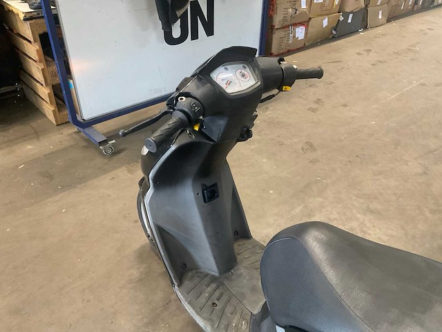 Peugeot kisbee snorscooter - afbeelding 7 van  14