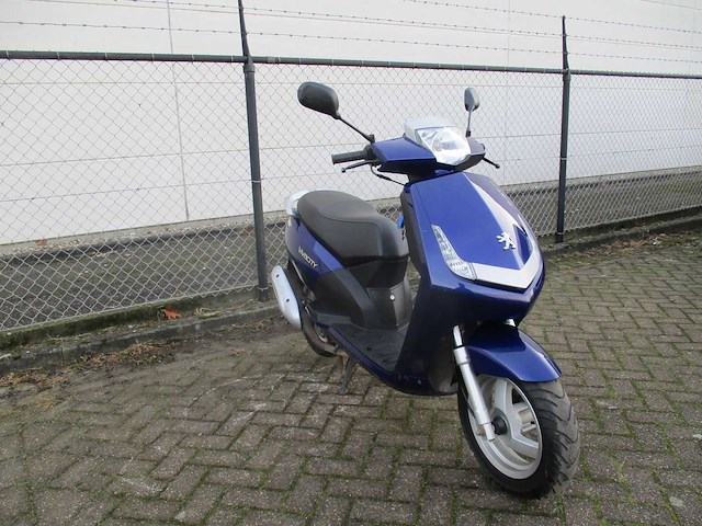 Peugeot new city - snorscooter - 2 takt! - scooter - afbeelding 7 van  11