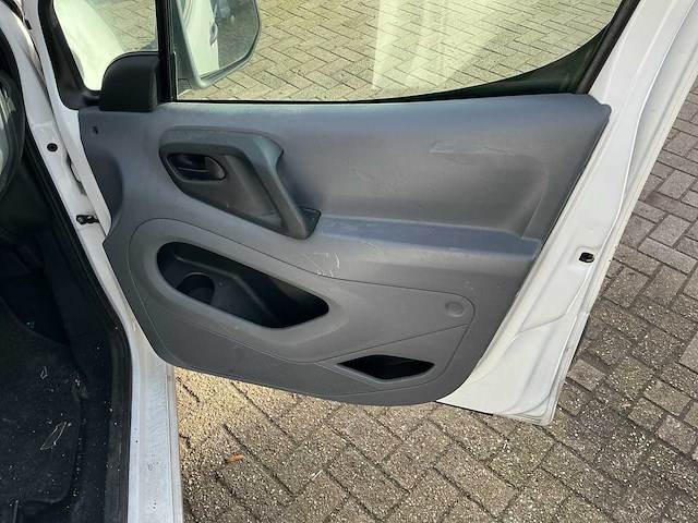 Peugeot partner 1-vjh-77 - afbeelding 15 van  28