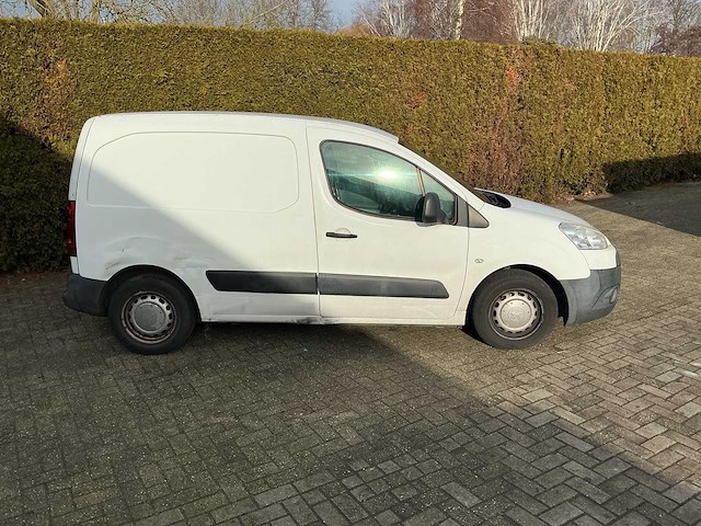 Peugeot partner 1-vjh-77 - afbeelding 12 van  28