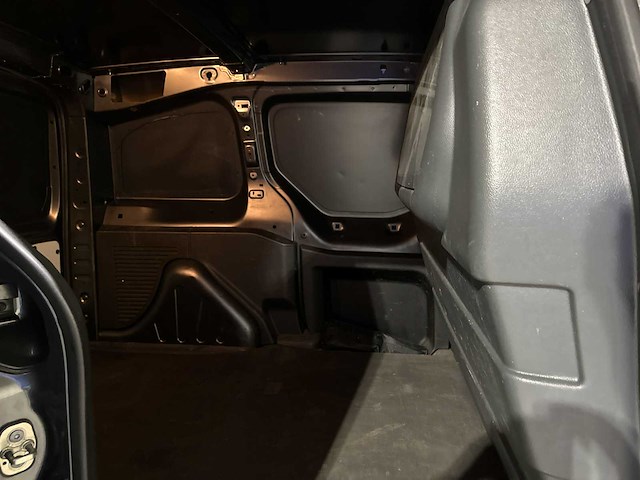 Peugeot partner 120 1.6 bluehdi 100 l1 premium pack s&s 99pk 2018 (origineel-nl), v-723-nz - afbeelding 4 van  8