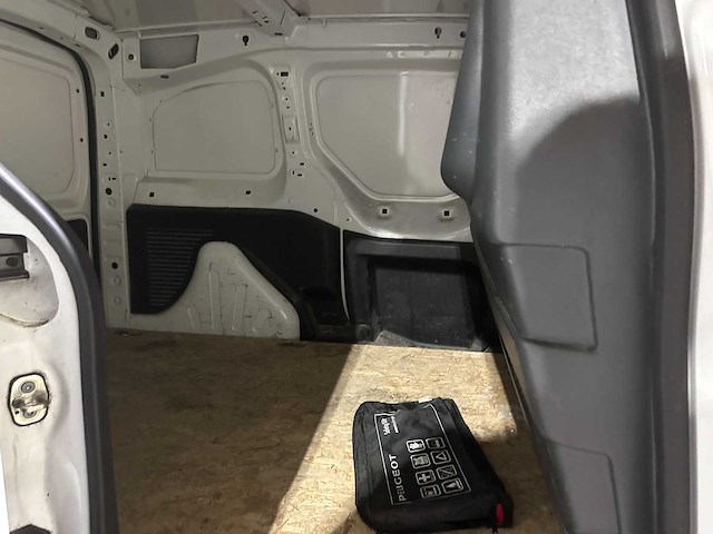 Peugeot partner 120 1.6 bluehdi 75 l1 profit+ 75pk 2018 (origineel-nl) bedrijfswagen, v-278-rk - afbeelding 18 van  28