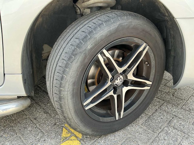 Peugeot partner 120 1.6 hdi l1 prem. bedrijfswagen - afbeelding 2 van  28