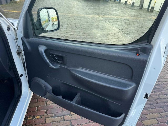Peugeot partner 190c 1.6 hdi 91-vdx-1 - afbeelding 2 van  14