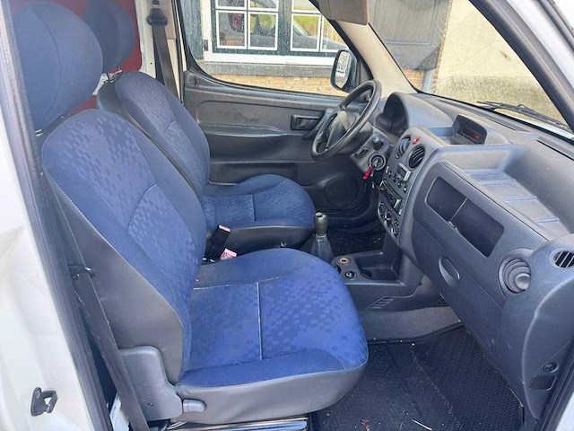 Peugeot partner 190c 1.6 hdi 91-vdx-1 - afbeelding 12 van  14