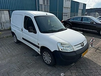Peugeot partner 190c 2.0 hdi avant. bedrijfswagen - afbeelding 2 van  2