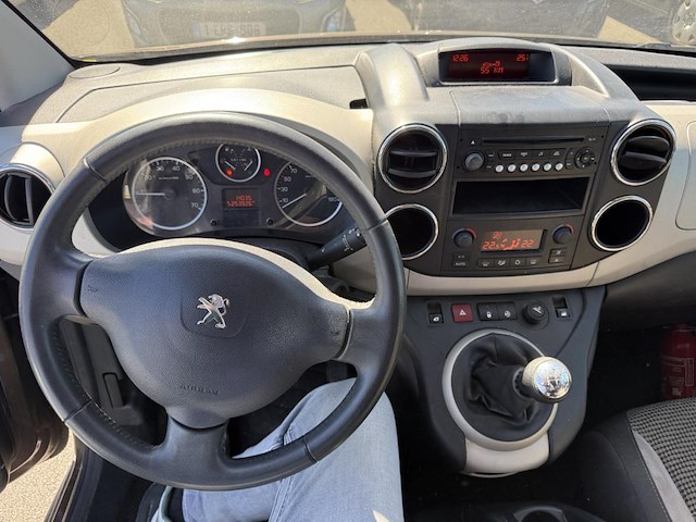 Peugeot partner tepee outdoor partner tepee outdoor 1.6 e-hdi outdoor stt 92, 2013 - afbeelding 2 van  31