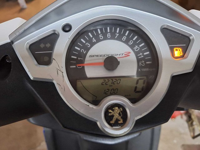 Peugeot speedfight 3 25km snorscooter 4-takt - afbeelding 4 van  7