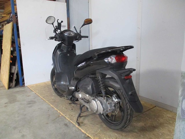 Peugeot tweet 125 - motorscooter - 4 t - motorcycle - afbeelding 2 van  11