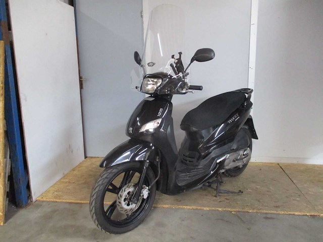 Peugeot tweet 125 - motorscooter - 4 t - motorcycle - afbeelding 4 van  11