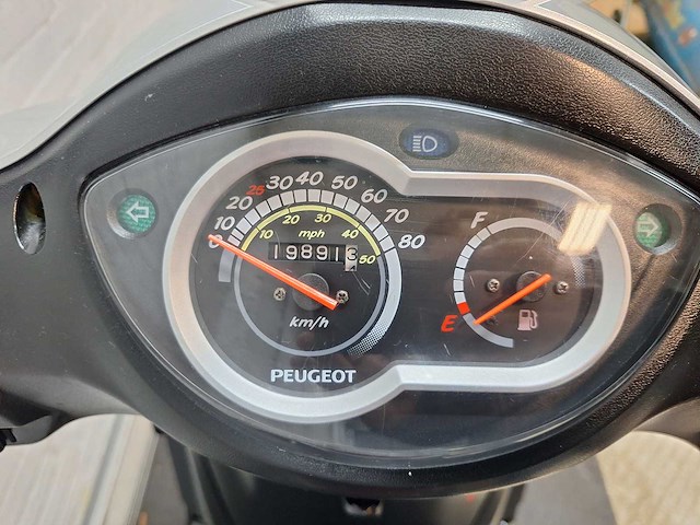 Peugeot tweet 25 km snorscooter 4takt - afbeelding 4 van  7