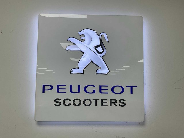 Peugeot verlicht “logo“ wandbord - afbeelding 2 van  4