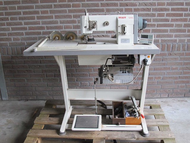 Pfaff - 1245 - industriële naaimachine - afbeelding 1 van  17