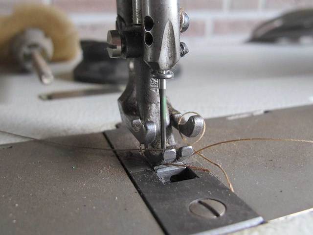 Pfaff - 1245 - industriële naaimachine - afbeelding 2 van  13