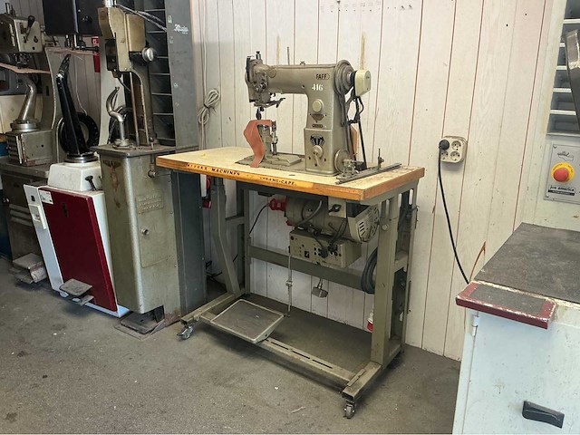 Pfaff - 416 - industriële naaimachine op werktafel - afbeelding 3 van  11
